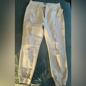 Brand New Jogger Color White size L